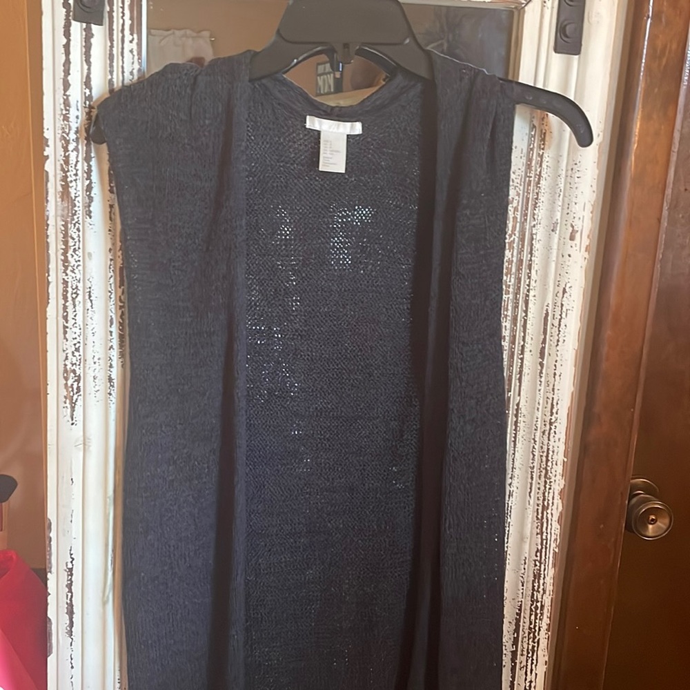 H&M sleeveless sweater/cardigan